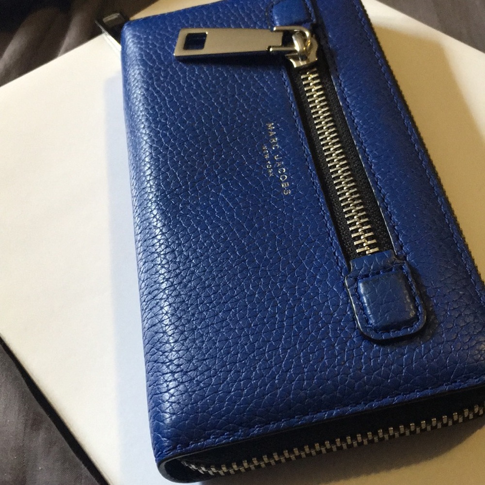 Marc Jacobs blue continental wallet